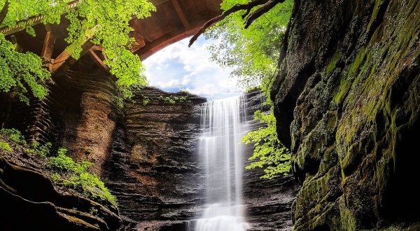 This Family-Friendly Park In Illinois Has Waterfalls, Picnic Areas, Hiking Trails, And More
