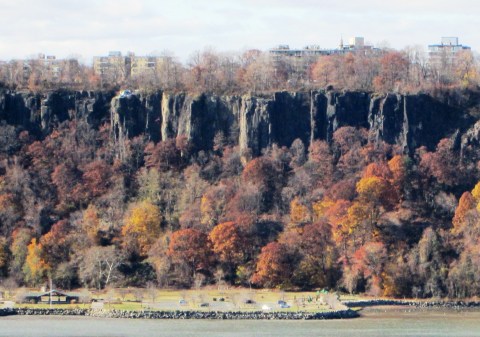 The Basalt Cliffs Of New Jersey's Palisades Look Like Something From Another Planet