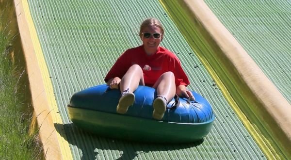 The Downhill Summer Tubing Adventure In Oregon That’s Unlike Any Other