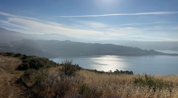 Castaic Lake Is A Sapphire Lake In Southern California That’s Devastatingly Gorgeous