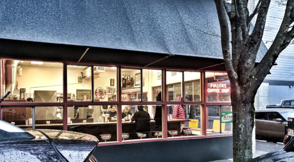 Grab A Full Breakfast On A Dime At This Classic Portland Diner That’s Been Around Since 1947