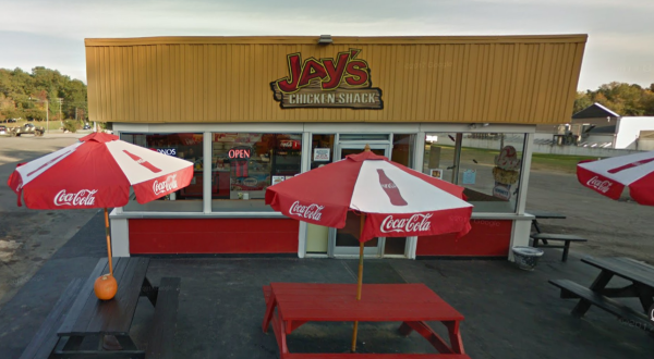 Jay’s Is A Hole-In-The-Wall Shack In North Carolina With Some Of The Best Fried Chicken In Town