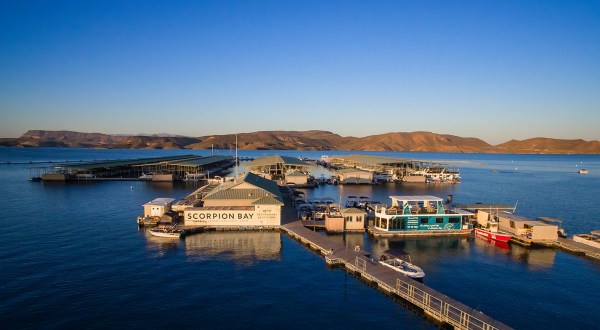 This Floating Restaurant And Marina In Arizona Is The Ultimate Summer Playground