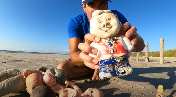 The Mysterious Case Of The Dolls Washing Up On Texas Beaches Will Send Chills Down Your Spine