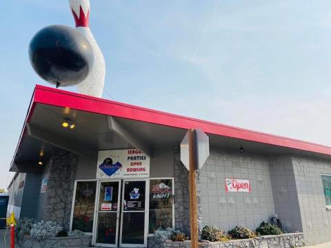With A Tasty Prime Rib Dinner And Ice Cream Galore, This Small Town Bowling Alley In Idaho Is One Of A Kind