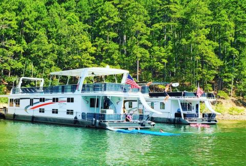 This Summer, Take An Arkansas Vacation On A Floating Villa On Lake Ouachita