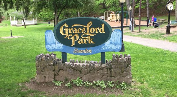 Take An Easy Loop Trail Past Some Of The Prettiest Scenery In New Jersey At Grace Lord Park