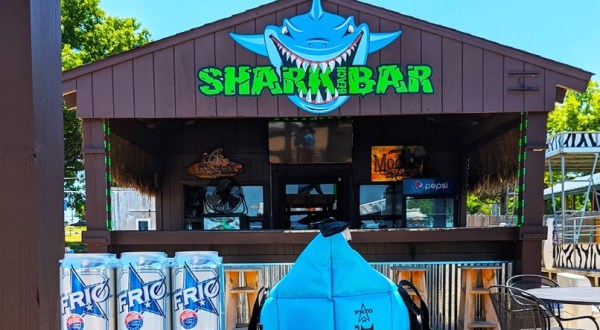 This Waterpark In Oklahoma With A Gigantic Outdoor Bar Will Make Your Summer Epic