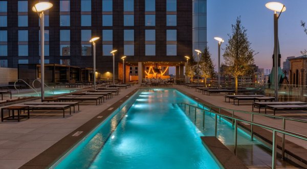 This Adults-Only Rooftop Pool In Kentucky With Its Own Swim-Up Bar Will Make Your Summer Epic