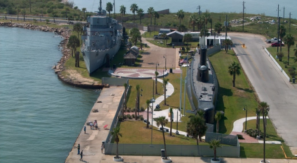 You Can See 3 Historic Warships At This Floating Park In Galveston, Texas