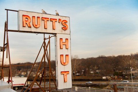 People Will Drive From All Over New Jersey To Rutt's Hut For The Nostalgia Alone