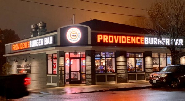 Providence Burger Bar Is A Burger-Themed Restaurant In Rhode Island And It’s Everything You’ve Ever Dreamed Of
