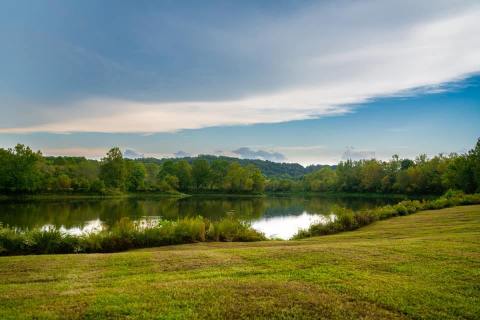 Experience Never-Ending Summer When You Escape To This Lakeside Campground In Missouri