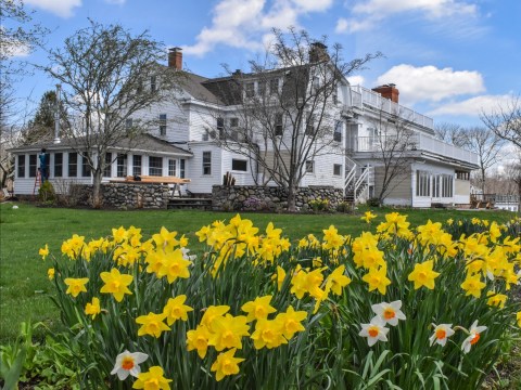 Enjoy The Ultimate Farm-To-Table Dining Experience At Farmhouse Kitchen + Bar In Rhode Island