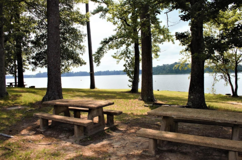 This Hidden Lake And Campground Is One Of The Least Touristy Places In Louisiana
