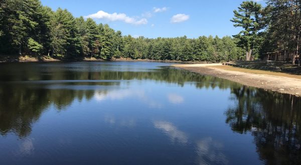 You Don’t Have To Be A Rhode Island Local To Enjoy This Secret Swimming Hole