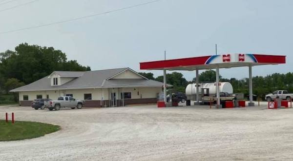 The Most Delicious Bakery Is Hiding Inside This Unassuming Iowa Gas Station