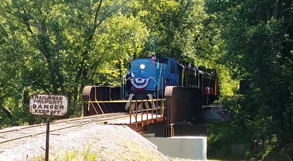 You’ll Absolutely Love A Ride On Wisconsin’s Majestic Baraboo Hills Train This Summer