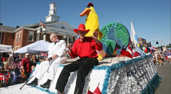 Mingle With Colonel Sanders Lookalikes And Chow Down On Endless Fried Chicken At This Annual Only-In-Kentucky Festival