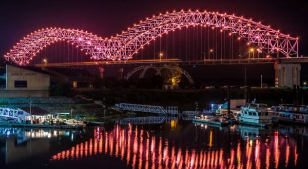 Mighty Lights Is A Remarkable Bridge Light Show In Tennessee That Everyone Should Visit At Least Once