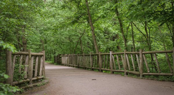 Take A Paved Loop Trail Around This Kentucky Valley For A Peaceful Adventure
