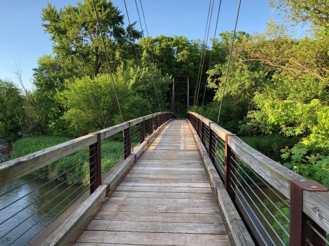 The Exhilarating Suspension Bridge Hike In Illinois That Everyone Must Experience At Least Once
