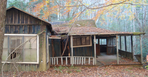 Not Many People Know There's An Abandoned Town Hiding Inside This National Park