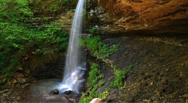 This Less-Than-A-Mile Trail Will Take You To Two Gorgeous Arkansas Waterfalls