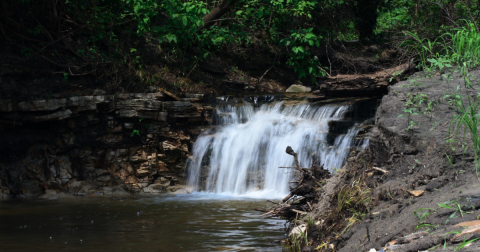 10 Unbelievable Iowa Waterfalls Hiding In Plain Sight... No Hiking Required