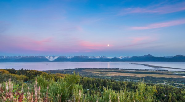 7 Tiny Towns In Alaska That Come Alive In The Summertime