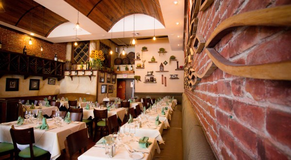 The Oldest Restaurant In Southern California’s Gaslamp Quarter Is A Culinary Masterpiece