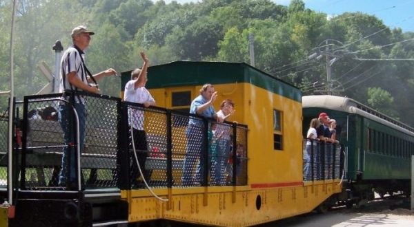 This Open Air Train Ride In Iowa Is A Scenic Adventure For The Whole Family