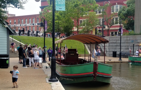 Spend A Perfect Day On This Old-Fashioned Paddle Boat Cruise In Virginia