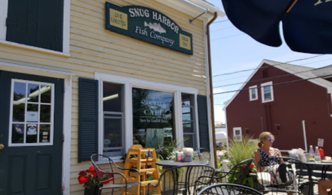 Feast On Fried Fish Caught Straight From The Atlantic Ocean At This Massachusetts Seafood Shack