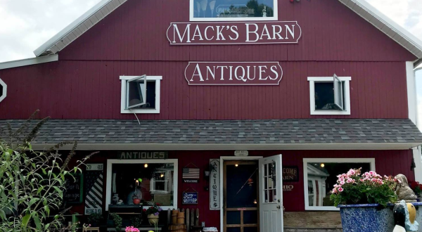 One Of The Coolest Places To Shop In Ohio, Mack’s Barn Is An Incredible Antique Store