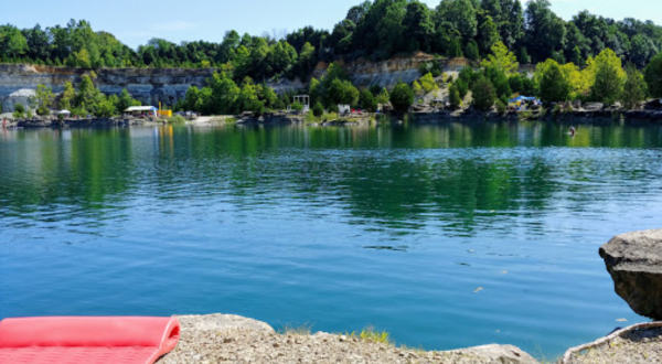 This Man-Made Swimming Hole In Kentucky Will Make You Feel Like A Kid On Summer Vacation