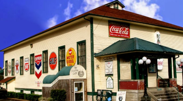 The Rural Washington Cafe With Cinnamon Rolls As Big As Your Head