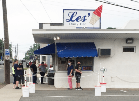 An Old-Fashioned Ice Cream Shop In Connecticut, Les' Dairy Bar Is The Perfect Spot To Grab A Sweet Treat On A Hot Day