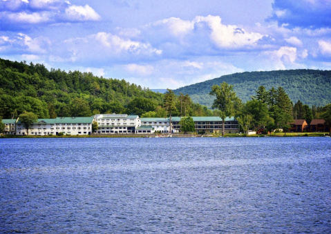 Vermont's Most Beautiful Lakefront Resort Is The Perfect Place For A Relaxing Getaway