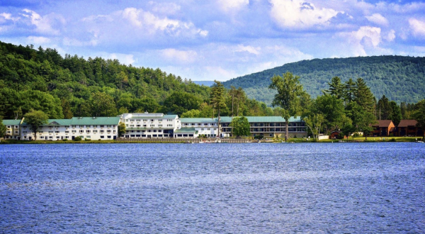 Vermont’s Most Beautiful Lakefront Resort Is The Perfect Place For A Relaxing Getaway