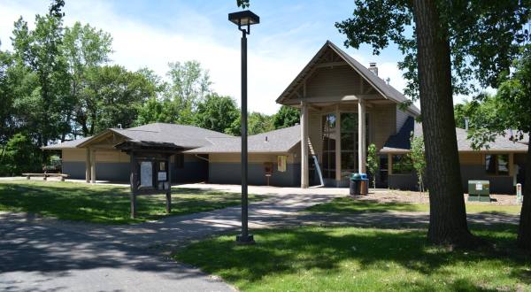 3 Minnesota Nature Centers That Make Excellent Family Day Trip Destinations