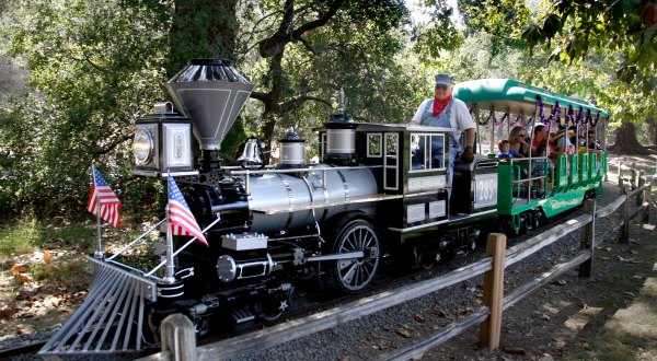 This Open Air Train Ride In Southern California Is A Scenic Adventure For The Whole Family