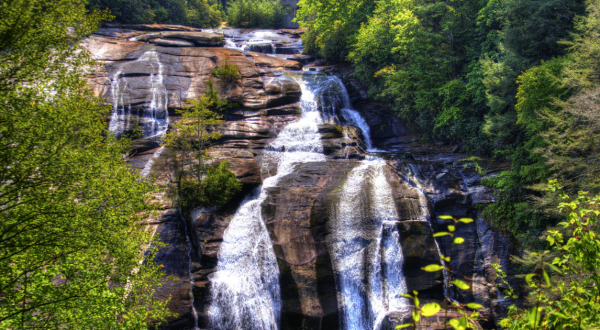 The Hike In North Carolina That Takes You To Not One, But TWO Insanely Beautiful Waterfalls