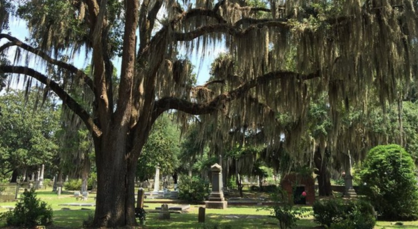 One Of The Most Haunted Cemeteries In Alabama Is Also One Of The Most Beautiful