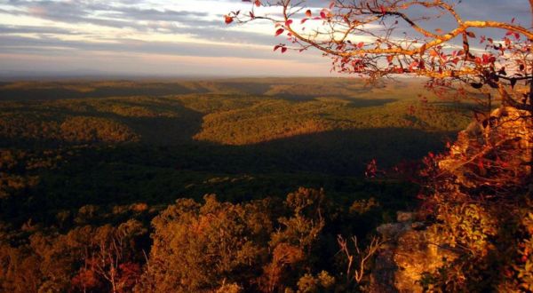 10 Short And Sweet Fall Hikes In Arkansas With A Spectacular End View