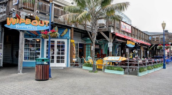 The Beach-Themed Restaurant In Northern California Where It Feels Like Summer All Year Long