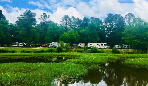 Experience Never-Ending Summer When You Escape To This Waterfront Campground In Alabama