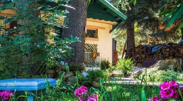 Utah’s Most Beautiful Waterfront Cottage Is The Perfect Place For A Relaxing Getaway