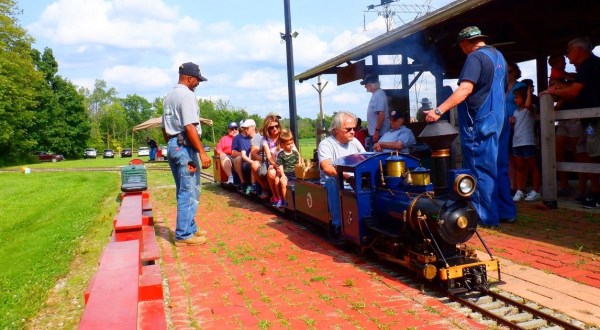 This Miniature Train Ride In Ohio Is An Adorable Adventure For The Whole Family