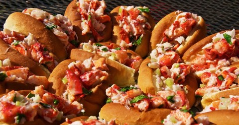 These 10 Iconic Foods In Maine Will Have Your Mouth Watering